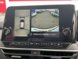 【アラウンドビューモニター】周囲を見渡せる映像で、スムースな駐車をサポートします