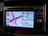 ナビゲーションの起動や検索の速度が速いホンダ純正メモリーナビ搭載。初めてお出掛けする場所でも快適・安心です。