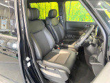 運転席シート廻りは使用感も少なく、良好な状態となっています。前オーナー様が丁寧に使っていたことがよくわかりますね。