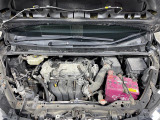 【エンジンルーム】エンジンの調子は良好です!ご納車前にはしっかりとオイル交換・その他油種類の点検補充をさせて頂きます。また、ガリバーでは修復歴のある車は販売いたしません。