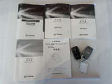 取扱説明書も付属しております。ご購入後は『トヨタの安心感』年式問わずの1年間、距離無制限のロングラン保証が総額表示に含まれてます♪