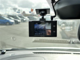 【ドライブレコーダー】映像・音声などの運転中の記録を残します。事故などを起こした起こされた時の証拠になりえますので、もしも時でも安心ですね。