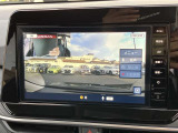 アラウンドビューモニターです!上空から貴方のお車をモニタニングしている様に車両の周りの安全確認が出来ます!