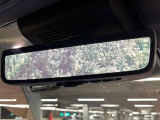 【デジタルインナーミラー】後席の大きな荷物や同乗者で後方が確認しづらい時でも安心!カメラが撮影した車両後方の映像をルームミラー内に表示。クリアな視界で状況の確認が可能です!