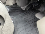 運転席フロアマットも装着済みです(*&rsquo;&omega;&rsquo;*)
