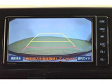 バックガイドモニターで、後方を確認しながら安心して駐車することができます。運転初心者も熟練者も必須の機能ですよ!