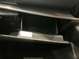 車検証入れになどにも使える便利な収納BOXあります。