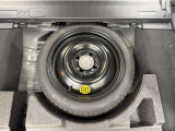今ではオプションになってしまったスペアタイヤが装備されています。万が一の時に役立ちます☆☆