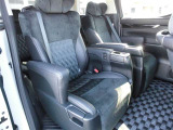【リアシート】後ろの席も余裕ある座り心地です!