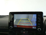 バックガイドモニターで、後方を確認しながら安心して駐車することができます。運転初心者も熟練者も必須の機能ですよ!
