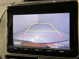 バックガイドモニターで、後方を確認しながら安心して駐車することができます。運転初心者も熟練者も必須の機能ですよ!