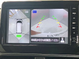 【アラウンドビューモニター】車を上から見下ろしているかのような映像で周囲の状況がひと目で確認、狭い駐車場に駐車するときも安心です♪