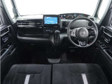 ◆視界広々で非常に運転しやすくロングドライブでも疲れを感じさせないすっきりとまとまったインパネ周りです。