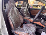 運転席の足元は広く運転がしやすいです。