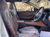 運転席の足元は広く運転がしやすいです。