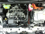 エンジンルームもしっかりクリーニングしています!エンジンオイル・オイルフィルター・ワイパーラバー・バッテリーは交換しますので、納車整備も安心!!
