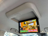 後席に大きなモニターが付いているので、お出かけの際にお子様も退屈することなく車内で楽しむことができます!
