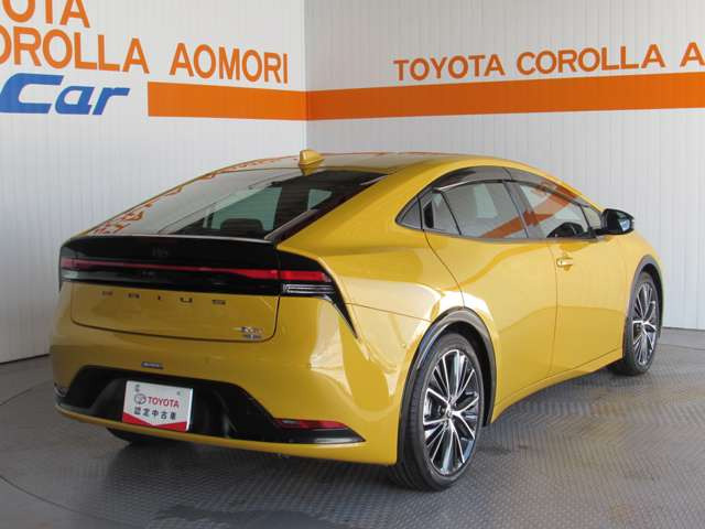トヨタ プリウス 2.0 Z E-Four 4WD の中古車詳細 (1,000km, イエロー