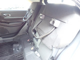 ◆チップアップ&ダイブダウン機構付【ULTR SEAT】は後席座面を左右分割で跳ね上げることができます。トランクで積載できない背の高い荷物をラクラク収納できます。ホンダ車ならではの人気装備です。