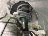 お車を安心してお乗りいただく為には、足回りの定期点検が欠かせません。サービスサポート(有償保証)では無料点検もご提供しており、安心のカーライフをお過ごしいただけるサポート体制が整っています。