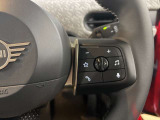 ステアリングボタン右側は、電話やオーディオ系のスイッチ