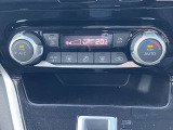 エアコン操作部です!オートエアコンで車内の温度を快適に保ってくれます♪