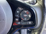 ステアリング右手側に安全運転支援機能のホンダセンシングをコントロールするスイッチ、左手側にオーディオ関連のコントロールスイッチを配置、視線を逸らすことなく運転に集中できます