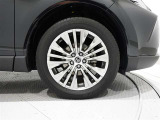 純正のアルミホイールを装備しております。(225/55R19)