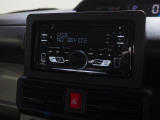 CD/USB/BTチューナーが装備されています。お手持ちのスマホと接続してハンズフリー通話が可能です。