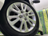 【純正14インチアルミホイール】外観にマッチした純正アルミホイールを装着しております。各種社外アルミホイールや、スタッドレスタイヤも取扱いしております。是非ご相談ください♪