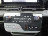オートエアコンです。簡単な操作で室内を快適な温度になりますので夏場や冬場でも快適なドライブが楽しめます。