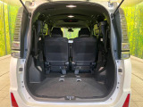 普段のお買い物や通勤、送迎等に十分な荷室スペースを確保しております。セカンドシートを倒すと、大きな荷物の積載も可能です♪
