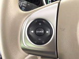 ステアリングリモコンは、運転中でも簡単に音量調整やチャンネル変更もできます!わき見運転防止にもつながるので安心です♪