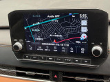 【メーカー純正9型ナビ】インテリアに溶け込むスタイリッシュな「専用設計」メーカーナビを装備♪視認性や操作性など基本性能にも優れ、より上質なカーライフをお楽しみいただけます。