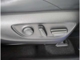 パワーシート搭載。微妙な調整が手軽にでき、お客様にピッタリのポジションで運転することが可能です。