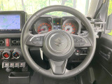 ステアリングも使用感が少なく、きれいな状態となっております♪