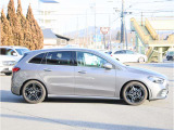 外装は目立ったキズもなく、とても綺麗なお車です。お気軽にお立ち寄りください。
