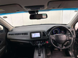 見通しの良い運転席回りとなっておりますので安心して運転をして頂けます!窓が大きいので明るく開放的な室内です