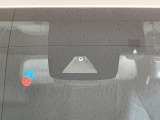 【トヨタセーフティセンス】走行中に前方の車両等を認識し、衝突しそうな時は警報とブレーキで衝突回避と被害軽減をアシスト。より安全にドライブをお楽しみいただけます。