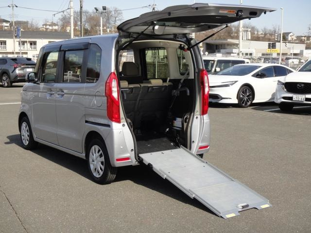 N-BOXカスタムL スロープ 4WD電動ウインチ 車いす乗員用手すり ETC
