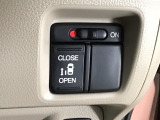 【パワースライドドア】助手席側がパワースライドドアになっており、運転席のスイッチやスマートキーでも開閉が可能です!開口部も広いので乗り降りも楽々♪