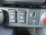 寒い日には、運転席&助手席にシートヒータ装備。