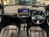 BMWの操作パネルは使いやすさを追求し日常生活で必要なボタン&スイッチを使えるようにした構造となっております。購入時から沢山触って体感してください。