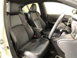 厚みがあって、座り心地のいいシート。運転席も助手席もリラックスしてゆったりと座れます。