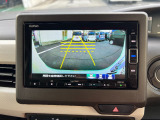 バックでの駐車が苦手な方や運転にあまり自信のない方でも後方の視界をしっかりサポート。安心して車庫入れが出来るバックカメラを装備しています!