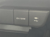 【USB端子】USB接続もついていますので携帯などの電子機器の充電にも使えて便利です♪