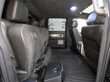 新規車検取得/新車並行/実走行/禁煙車/SVT RAPTOR SUPER CREW-CAB/4WD/ラグジュアリ-PKG/V8 6.2L 411ps/801A-PKG/カスタム多数/社外17AW(純正OP鍛造アルミ有)/Borlaエキゾ-ストマフラ-(純正マフラ-有)