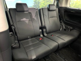 3列目シートはもちろん状態良好☆大人でもゆったりと座って頂けますので、大人数でのお出かけもラクラクです♪ご家族で、気の知れた仲間で、ドライブに行くのが楽しみですね♪