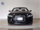 BMW代表的な特徴のキドニーグリル。BMWのすべてのモデルに採用され、BMWらしさを強調しております。