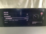 フォワードセンシングカメラで認識した交通標識をディスプレイに表示し、交通標識の見落とし防止を図り、安全運転を支援します。